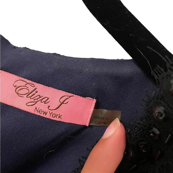 Vintage Bandage Dress by Eliza J of New York Size 6 - Picture 5 of 7